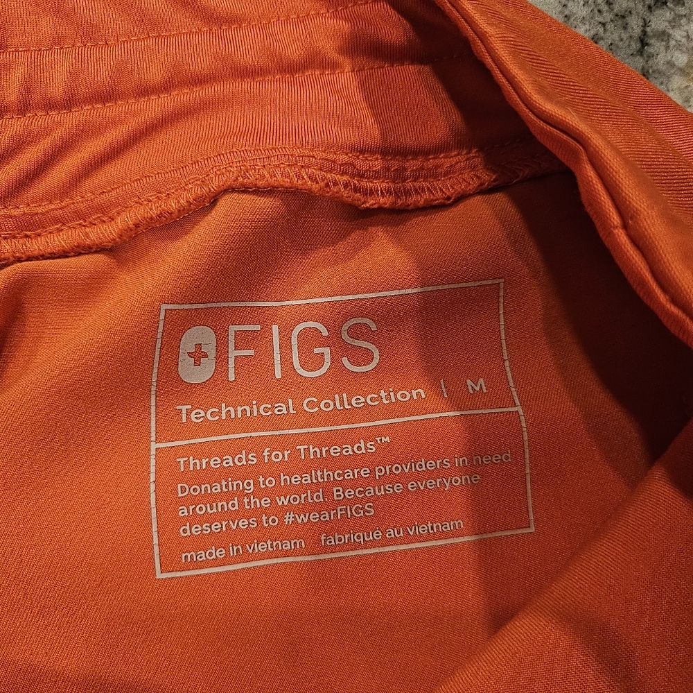 Figs sunset orange medium Zamora scrub pants